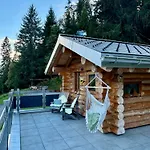 The Forest House 山林小屋