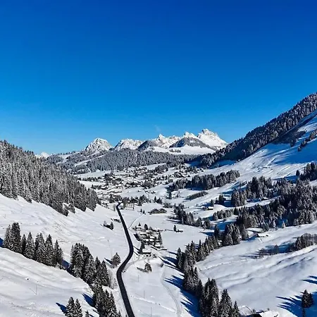 The Forest House Lodge *