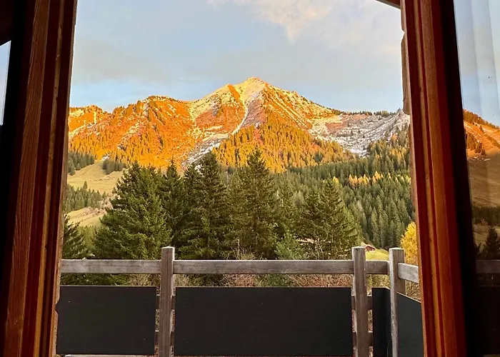 The Forest House Domek letniskowy La Comballaz